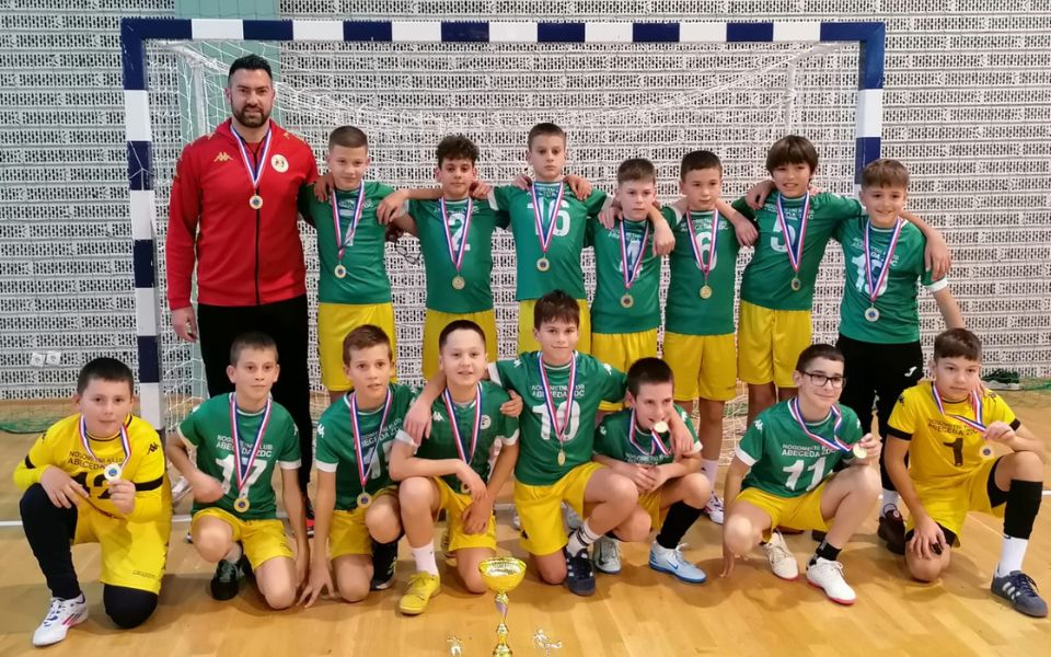 CATALEYA INDOOR CUP 2025. Mlađi pioniri Abecede osvojili turnir i plijenili ljepotom igre